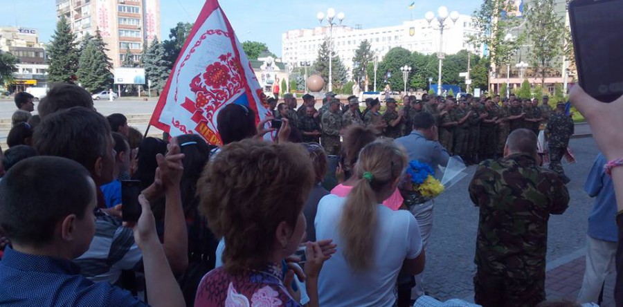 Черкащани зустріли звільнених в запас бійців колишнього батальйону “Черкаси”