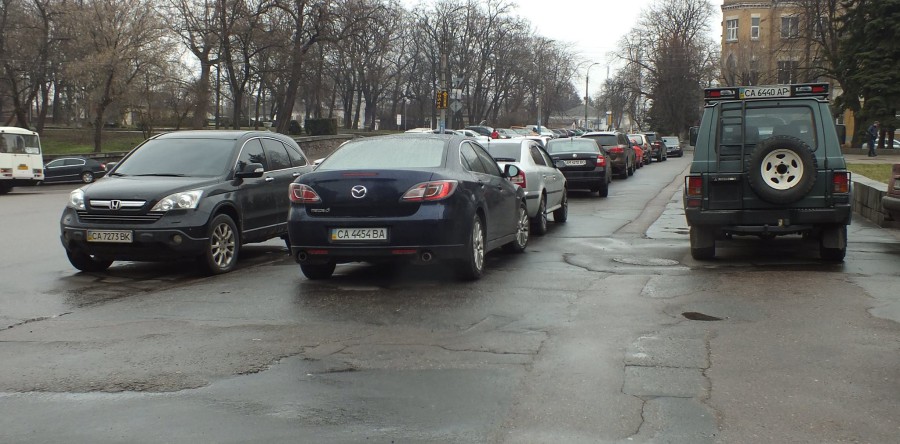 Черкасам потрібні парковки