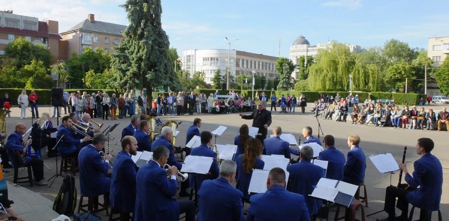У середмісті Черкас знову чутно музику роялю