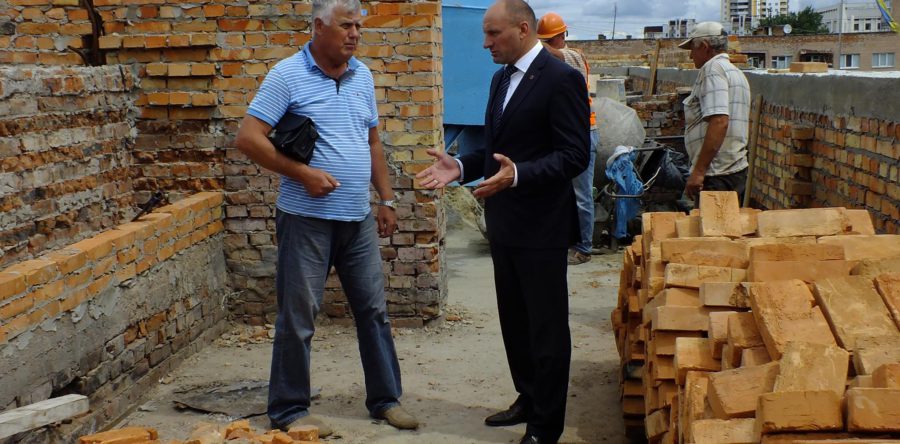 Міська рада почала фінансувати відбудову драмтеатру