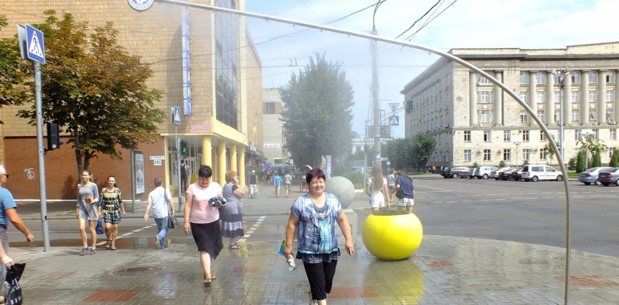 У центрі Черкас встановили «систему зволоження»