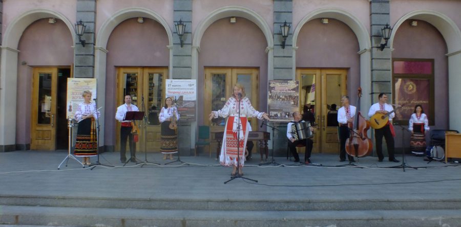 Творчі колективи міста привітали Черкаси з днем народження