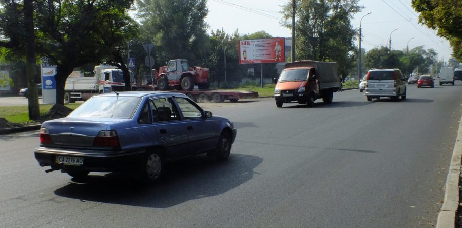 На вул. Смілянській поклали новий асфальт