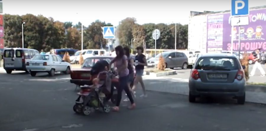 Черкаська вихованість, або навпростець через дорогу