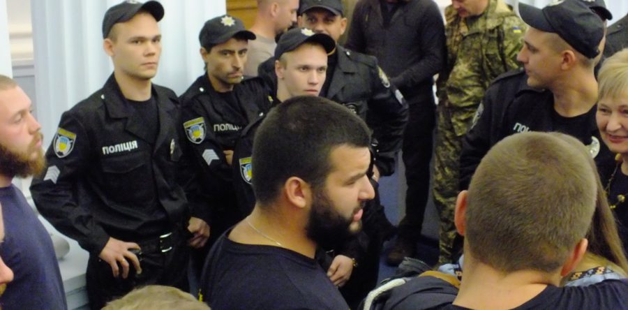 До депутатів облради викликали поліцію