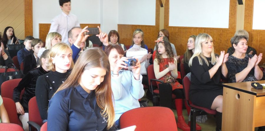 Вихованці естетичних закладів м. Черкаси отримали стипендії міського голови