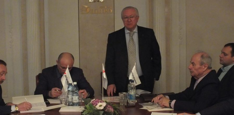 З черкаськими “батьківщинівцями” зустрівся відомий політик Борис Тарасюк