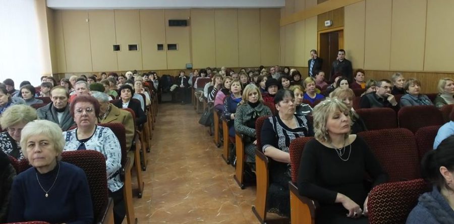 Черкаські освітяни виступають проти об’єднання української літератури з зарубіжною