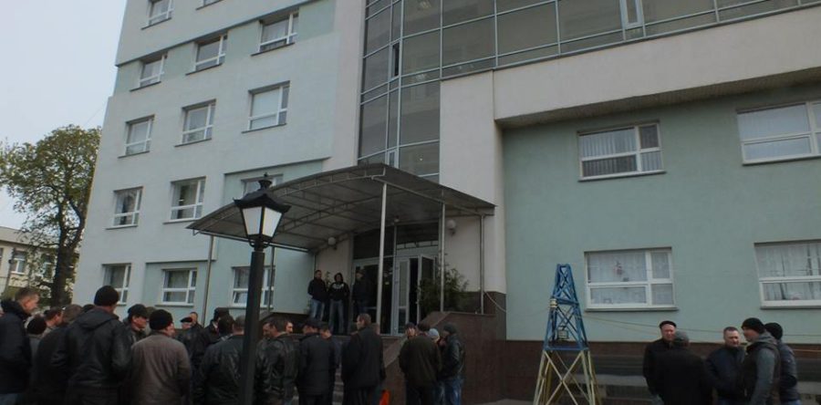Поліція затримала озброєних осіб, що утримували офіс “Черкасиобленерго”