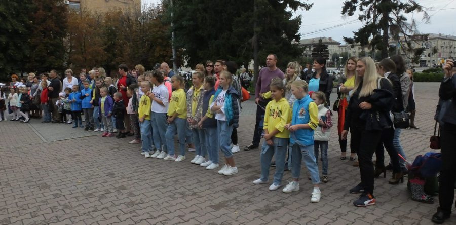 Біля черкаської мерії відзначили День знань