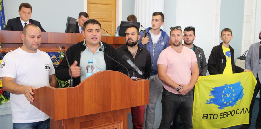 У Черкасах власники іноземних автівок хочуть «зіскочити з жигулівської голки»