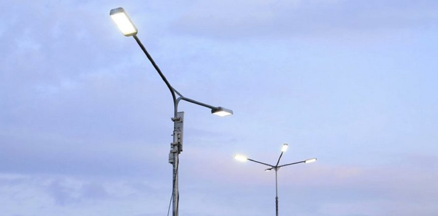 У Черкасах на вулиці Лазарєва завершують реконструкцію вуличного освітлення