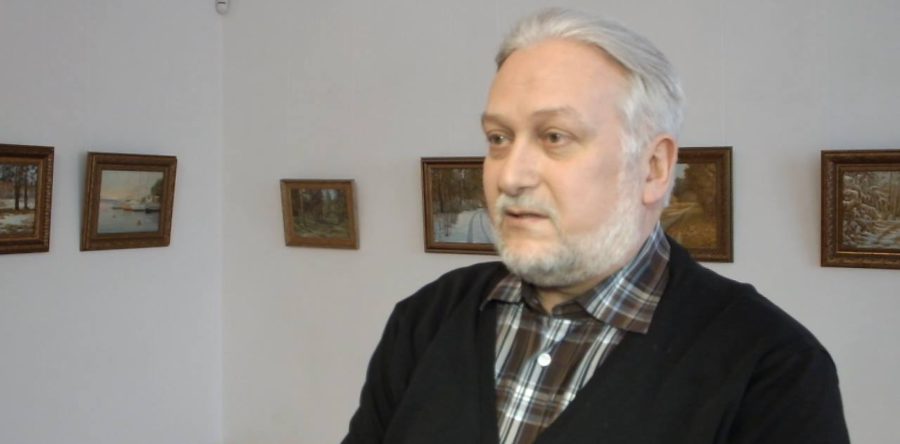 Священик презентував власну виставку черкаських краєвидів
