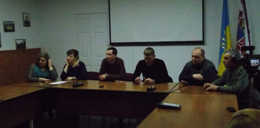 Черкаських депутатів не пустили на таємні збори виборців