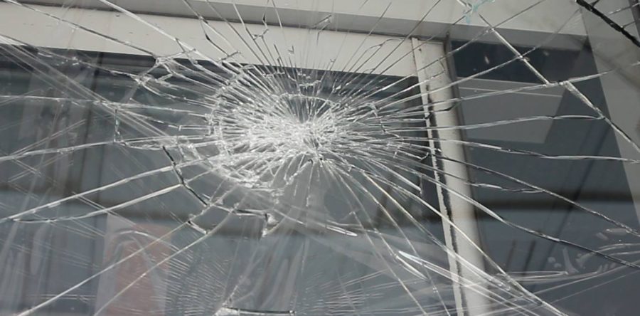 Безхатько розбив скло у Черкаській міській раді