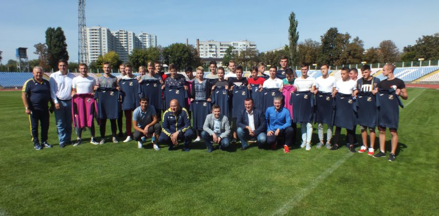 У Черкасах представили муніципальну футбольну команду