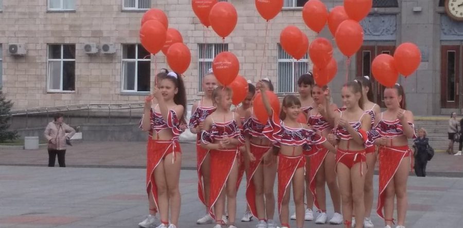 На Соборній площі відбувся флешмоб до Дня усиновлення