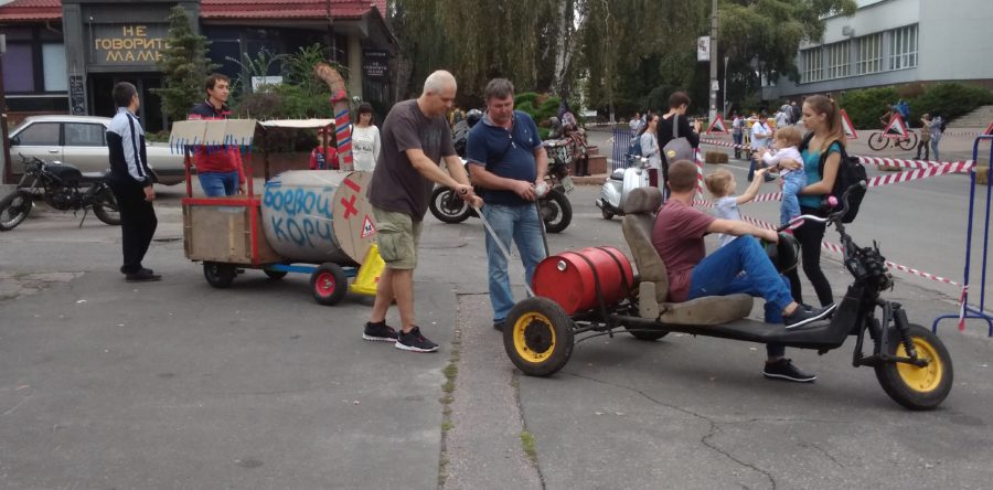 У Черкасах вдруге відбулися перегони на саморобних «тачках»