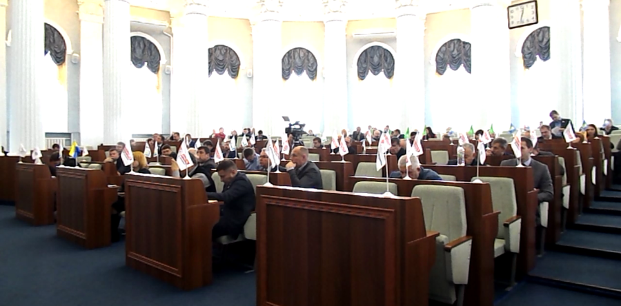 Неквапливо але продуктивно: депутати Черкаської облради таки зібралися на сесію