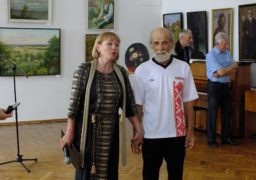 Донецький художник представив виставку у Черкасах