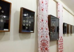 У Черкасах представили найбільшу в Україні колекцію старовинних прикрас