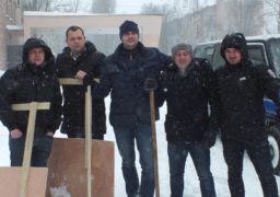 Черкаські батьківщинівці розчищають від снігу об᾽єкти соціальної інфраструктури