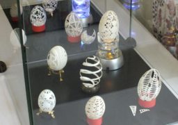 До Великодня в черкаському музеї відкрили виставку яєць
