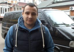Активісти Нацкорпусу та Нацдружин підвозять черкащан на власних авто