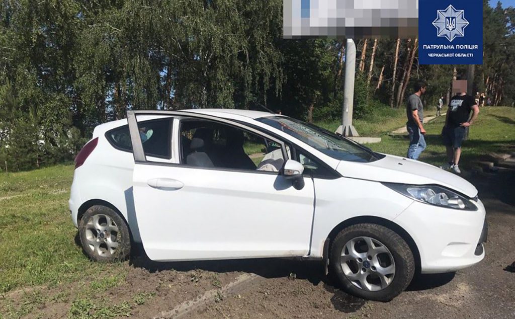 За кермом транспортного засобу Volkswagen перебував 37-річний місцевий житель, який виїхав на смугу зустрічного руху та допустив зіткнення з авто Ford First. У ДТП постраждалих немає, транспортні засоби отримали механічні пошкодження.