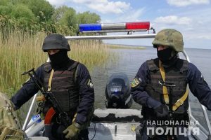 У зловмисників вилучено близько ста кілометрів сіток, понад 40 тонн незаконно виловленої риби, 28 човнів та 14 транспортних засобів.