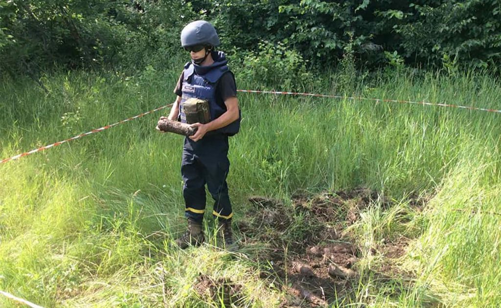 26 червня сапери аварійно-рятувального загону спецпризначення Управління вивезли на спеціальний полігон та знищили шляхом контрольованого підриву, раніше виявлені у Маньківському та Звенигородському районах боєприпаси часів Другої світової війни. Знищений арсенал складався з шести артилерійських снарядів та мінометної міни.