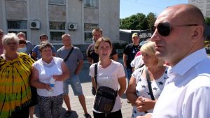 Міський голова Черкас Анатолій Бондаренко висловив занепокоєння з приводу ситуації на сезонному ярмарку сільгосппродукції, який КП "Черкаські ринки" відкрило на площі 700-річчя Черкас.