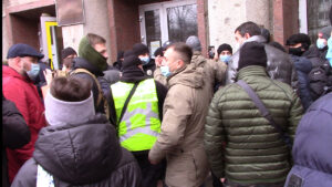 штовханина перед сесією