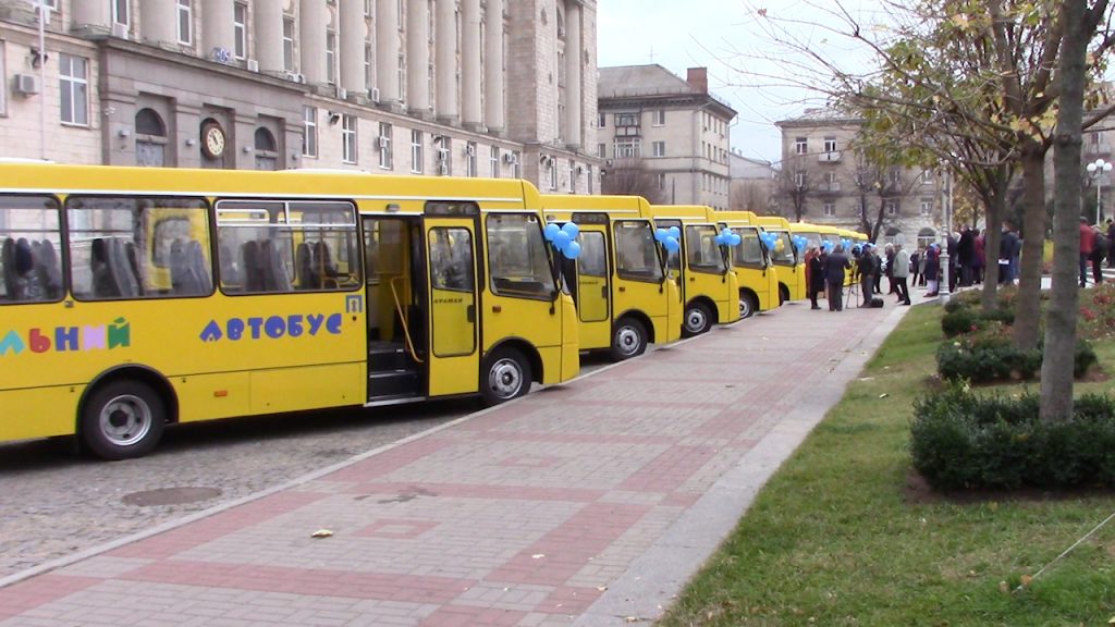Скічко вручив автобуси
