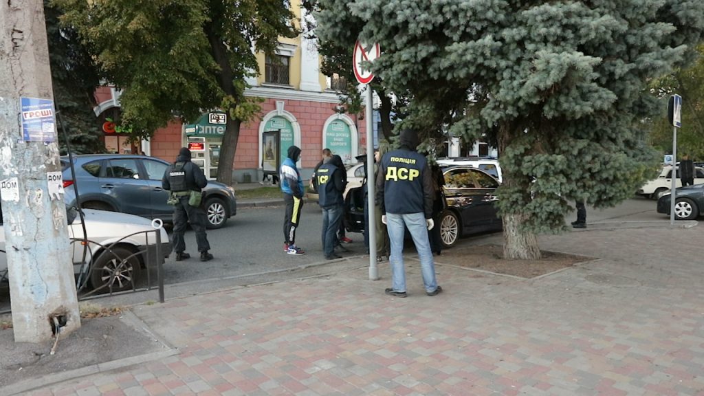 обшук автомобіля у середмісті черкас