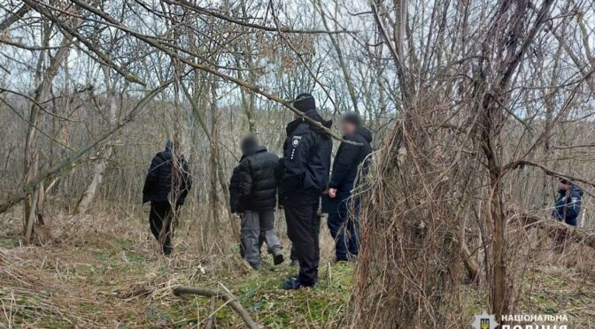 На Черкащині поліція затримала чоловіка, який побив свого односельця до смерті, роздягнув та сховав його тіло