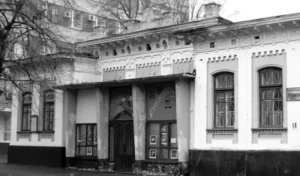 Прокуратура повернула державі історичну будівлю в центрі Черкас — але її майбутнє під загрозою