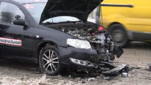 Вранці 6 січня у Черкасах по вул.Ольгерда сталася ДТП за участю навчального автомобіля