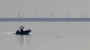 На суші і на морі: журналісти підгледіли, як водна поліція патрулює акваторію поблизу Черкас