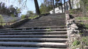 Туристична візитівка Черкас — сходи біля ресторану «Славутич» — стали смертельною пасткою для містян