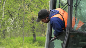 Ремонтують проблемну клеверну розв’язку в мікрорайоні Лісовий