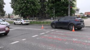 ДТП на Чорновола: водій сам надав першу допомогу та викликав швидку і поліцію