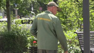 Сквер «Юність» у Черкасах щодня доглядають працівники КП «Дирекція парків»