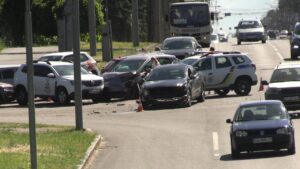 На перехресті Сумгаїтської та Одеської сталася ДТП, внаслідок якої постраждали чотири автомобіля