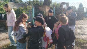 Напередодні Всесвітнього дня тварин учні Білозірського та Степанківського ліцеїв відвідали Центр допомоги безпритульним тваринам у Черкасах